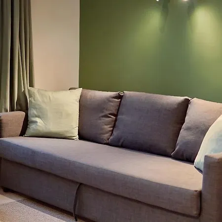 Modern Green Apt W Free Parking, Projector,Netflix Budapest Exterior photo